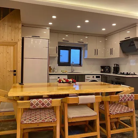 بيت للعطل Kent دمرة