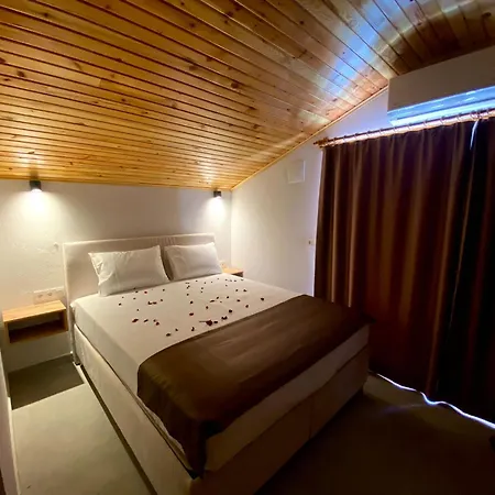 بيت للعطل Kent دمرة